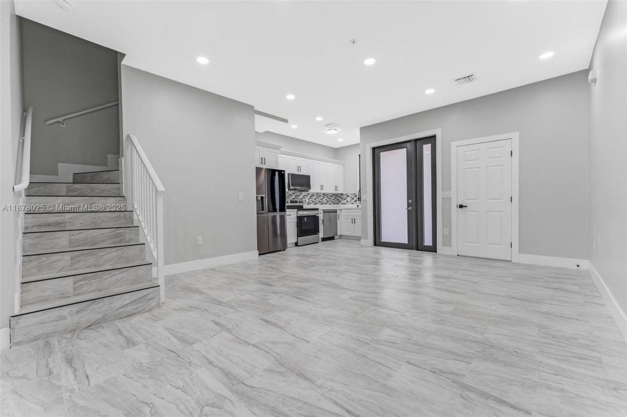 1962 NW 107th St, Unit 1958, Miami, FL 33167 Photo