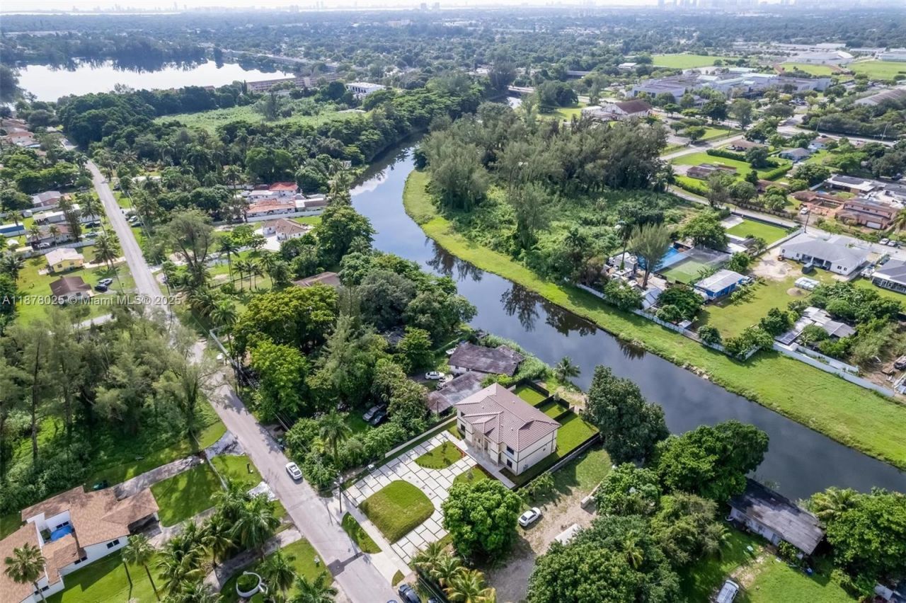 1962 NW 107th St, Unit 1958, Miami, FL 33167 Photo