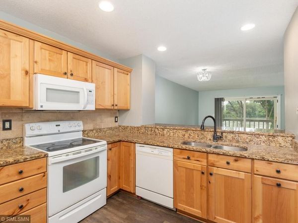 3050 Shields Drive, Unit 103, Eagan, MN 55121