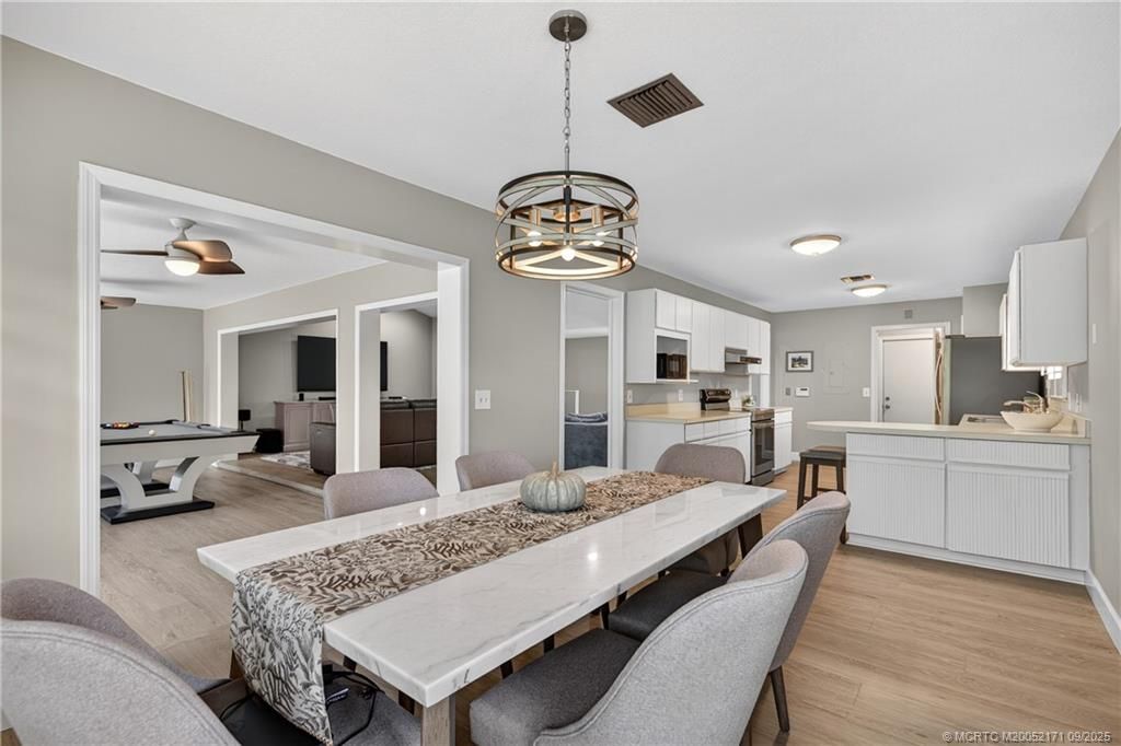 2120 NW Greenbriar Lane, Palm City, FL 34990 Photo