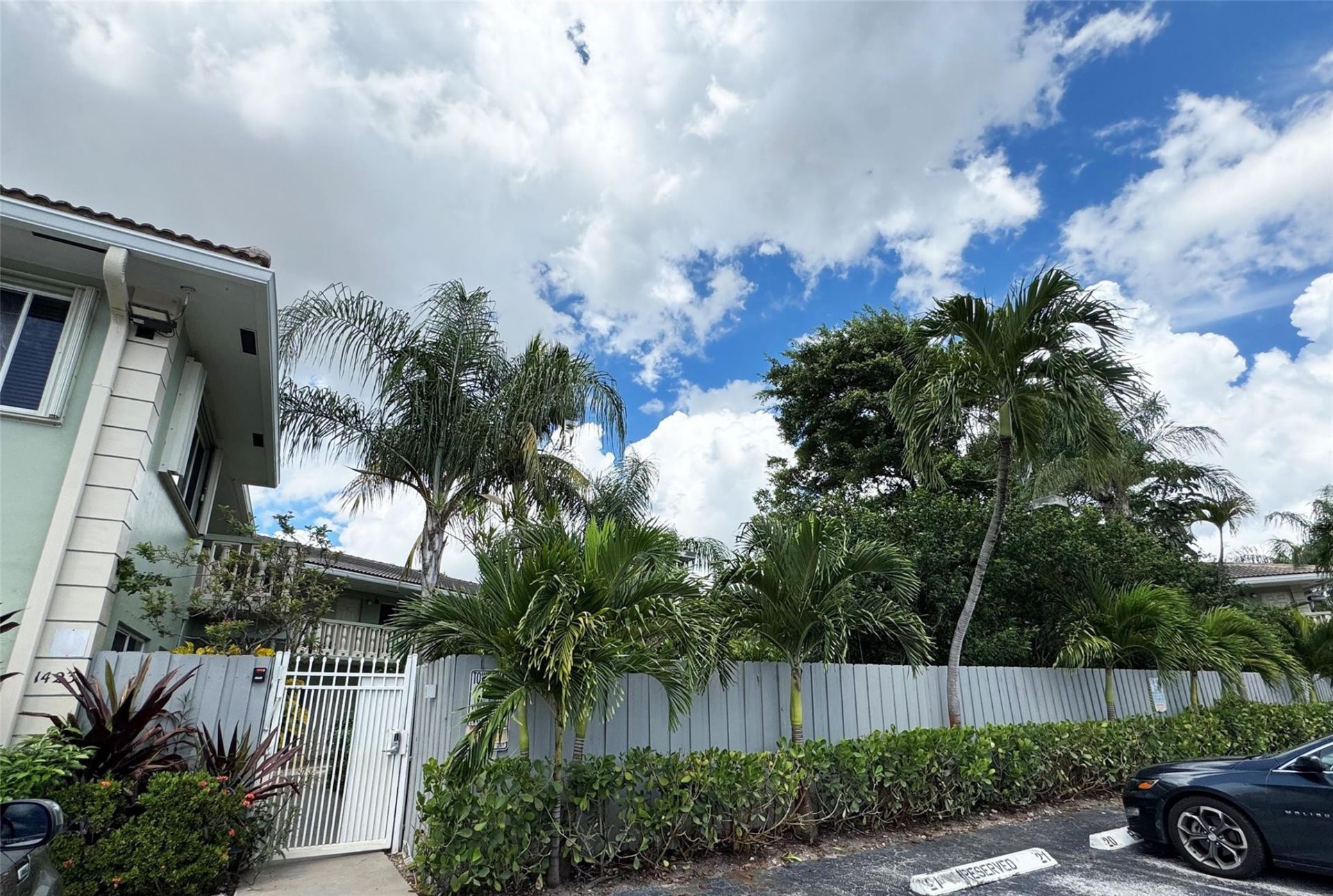 1423 Holly Heights Drive, Unit 13, Fort Lauderdale, FL 33304 Photo