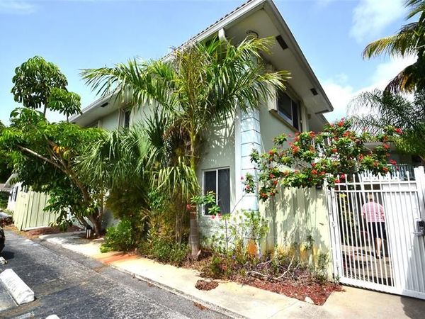 1423 Holly Heights Dr, Unit 13, Fort Lauderdale, FL 33304