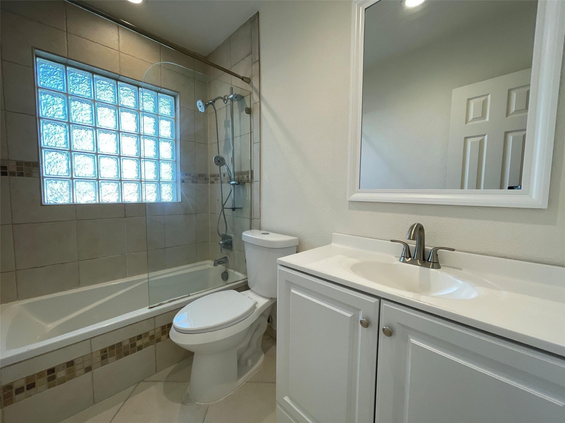 1423 Holly Heights Drive, Unit 13, Fort Lauderdale, FL 33304 Photo