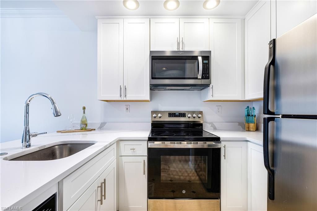3320 Olympic Dr, Unit 125, Naples, FL 34105 Photo