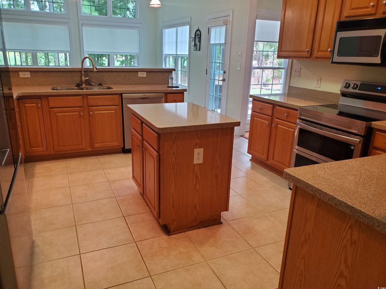 1052 Yellow Jasmine Dr. Photo 13