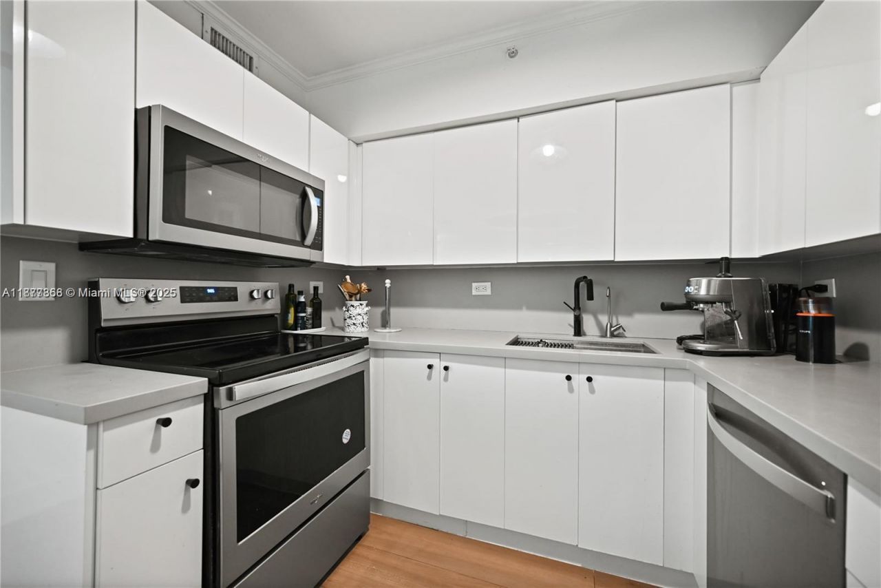 1500 Bay Rd, Unit 328S, Miami Beach, FL 33139 Photo