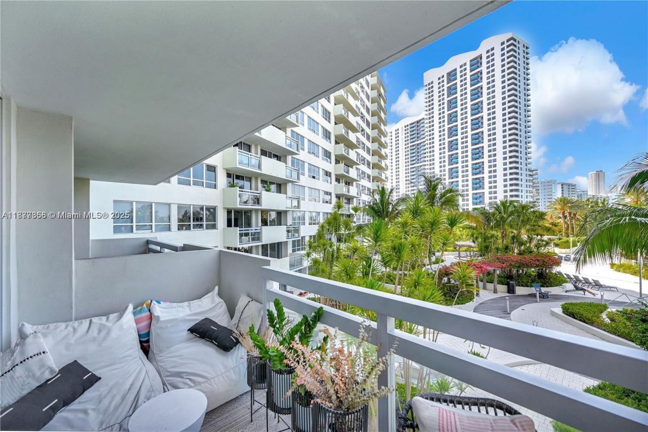 1500 Bay Rd, Unit 328S, Miami Beach, FL 33139 Photo