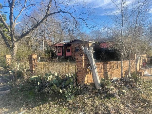 1724 E Hayes Street, Okmulgee, OK 74447