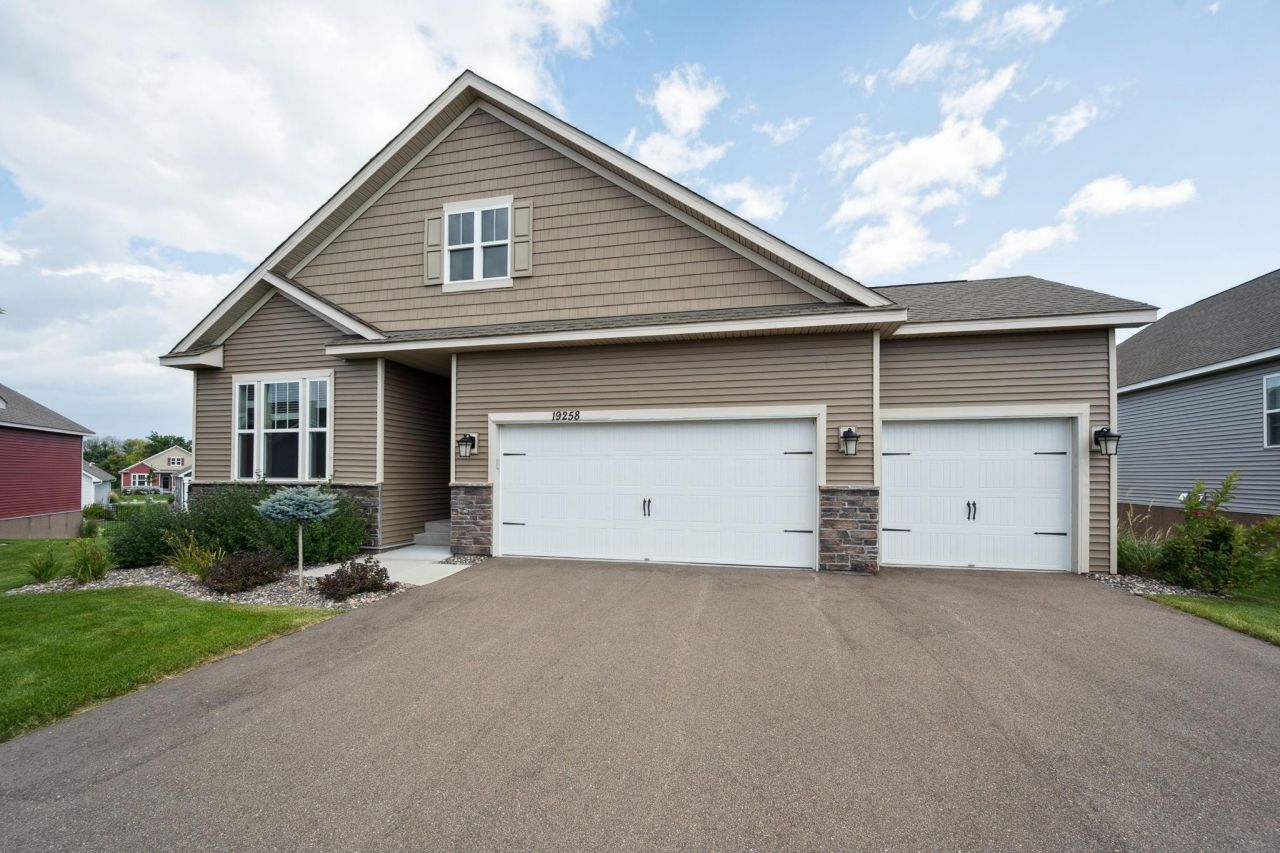 19258 Hunters Place, Rogers, MN 55374 Main Photo