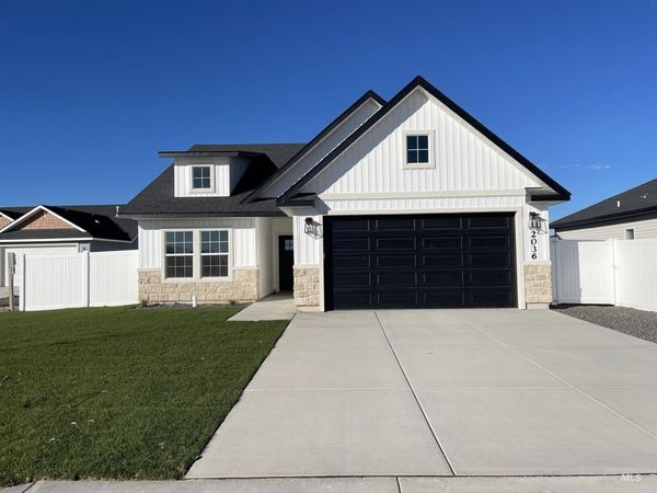 2036 Harrison St, Twin Falls, ID 83301