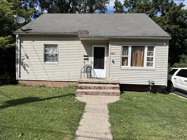 1224 Theodore Street, Lansing, MI 48915