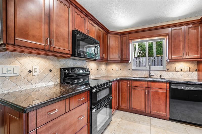 1443 Banyan Cir, Pompano Beach, FL 33069 Photo