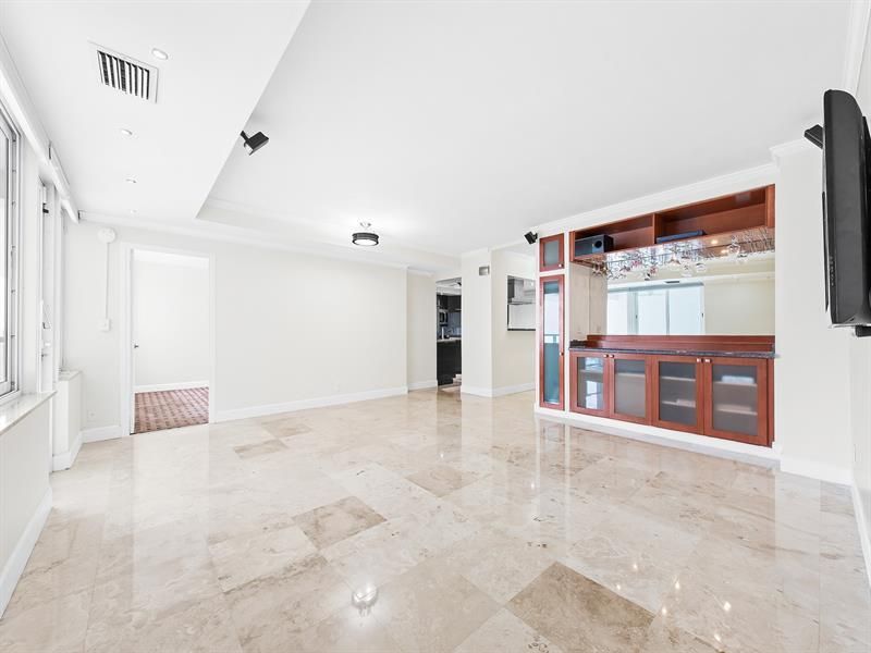 3233 NE 34th Street, Unit 1712, Fort Lauderdale, FL 33308 Photo