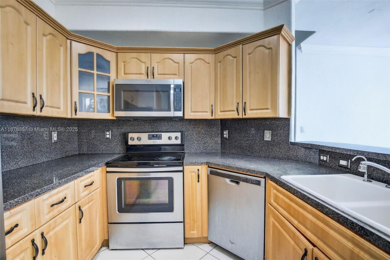 3306 SW 171st Ter, Miramar, FL 33027 Photo