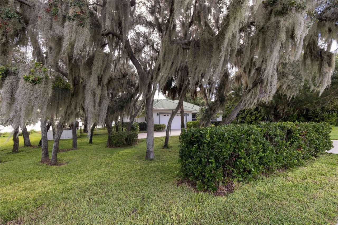 2329 S Lake Reedy Boulevard, Frostproof, FL 33843 Photo