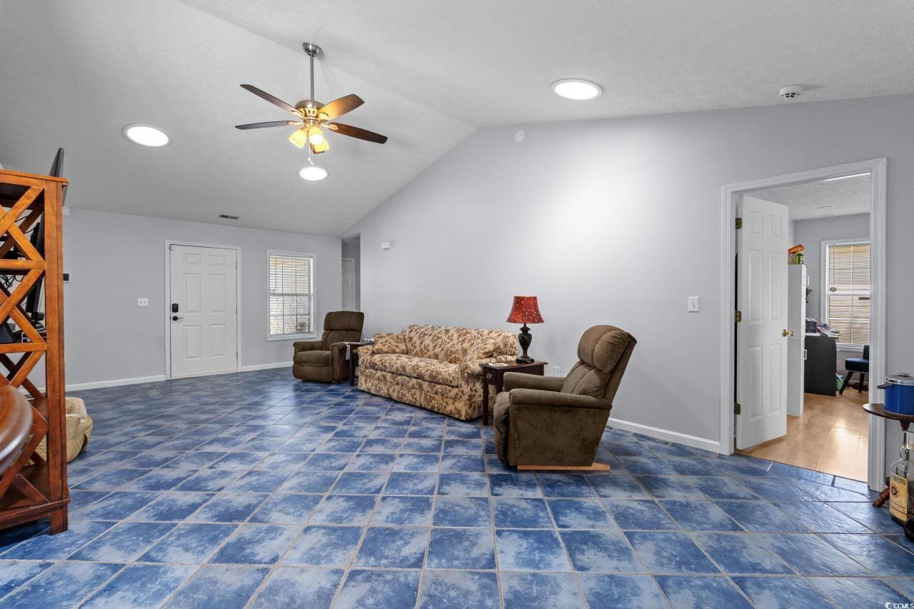 8069 Resin Rd. Photo 10