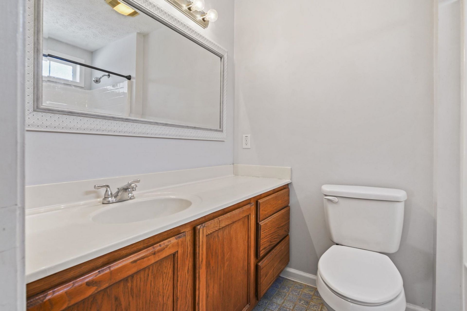 8069 Resin Rd. Photo 11