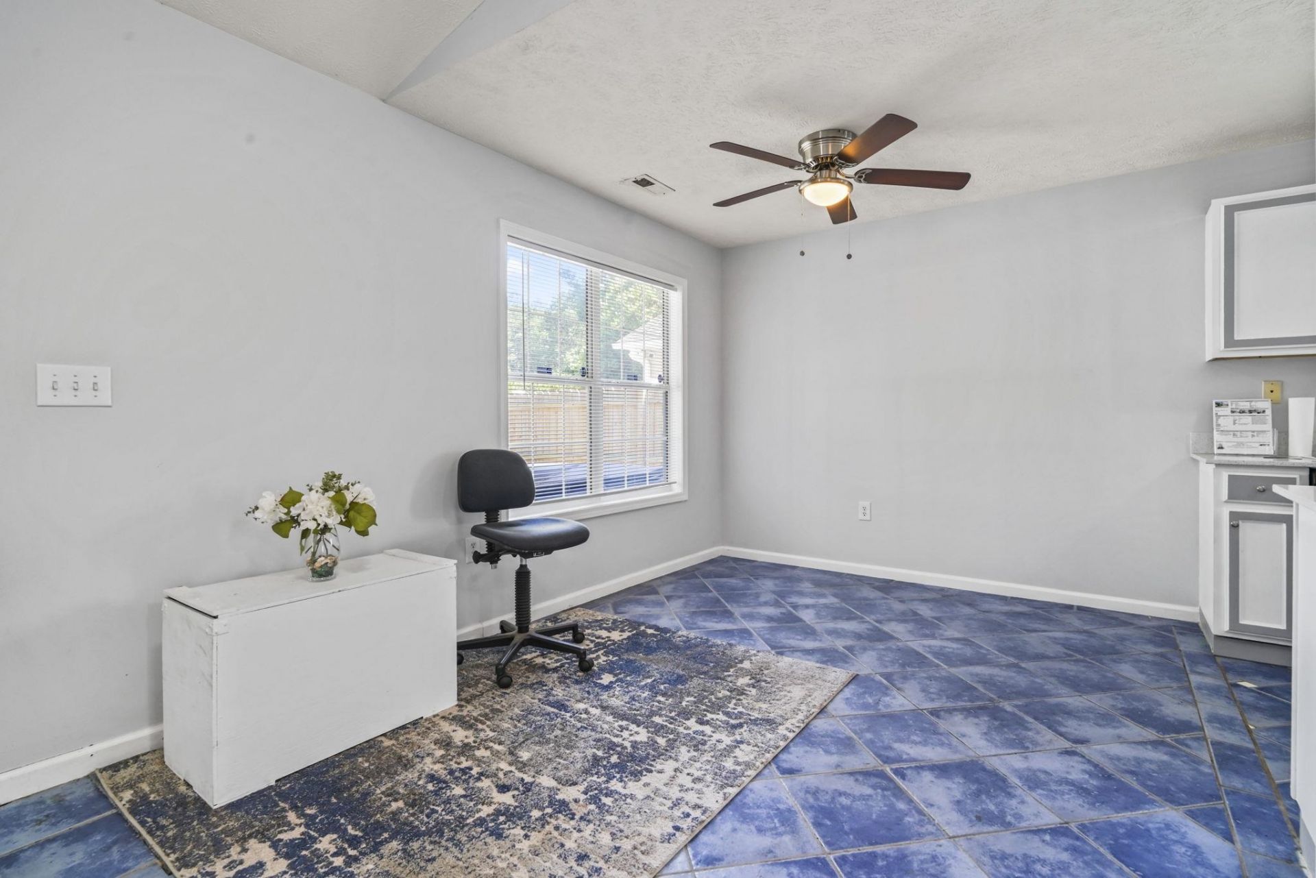 8069 Resin Rd. Photo 18