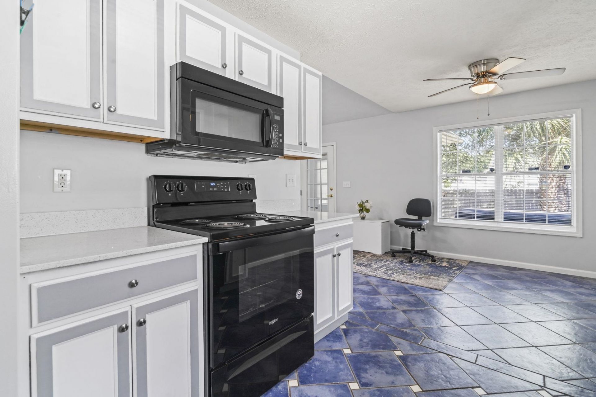 8069 Resin Rd. Photo 24