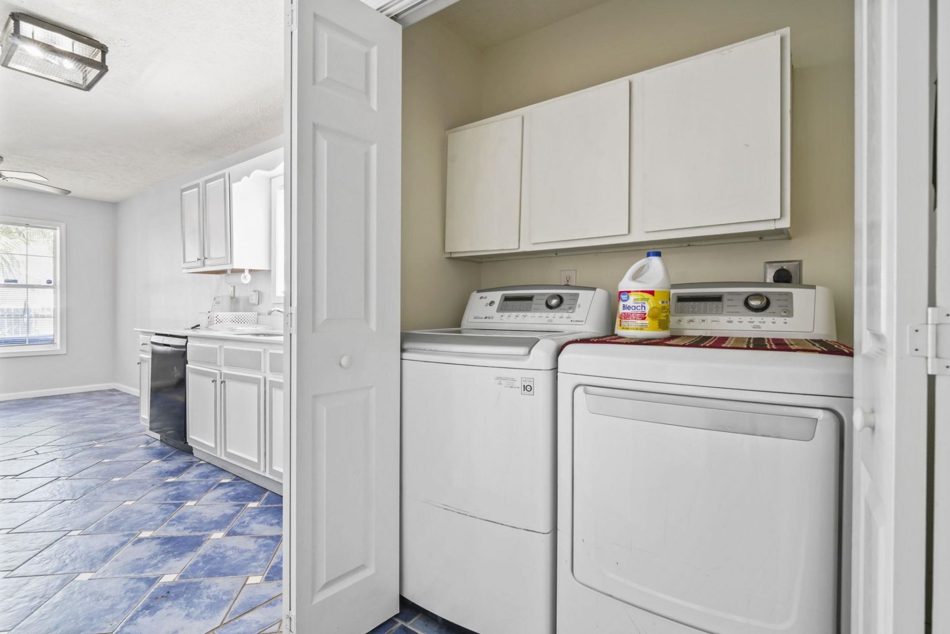 8069 Resin Rd. Photo 26