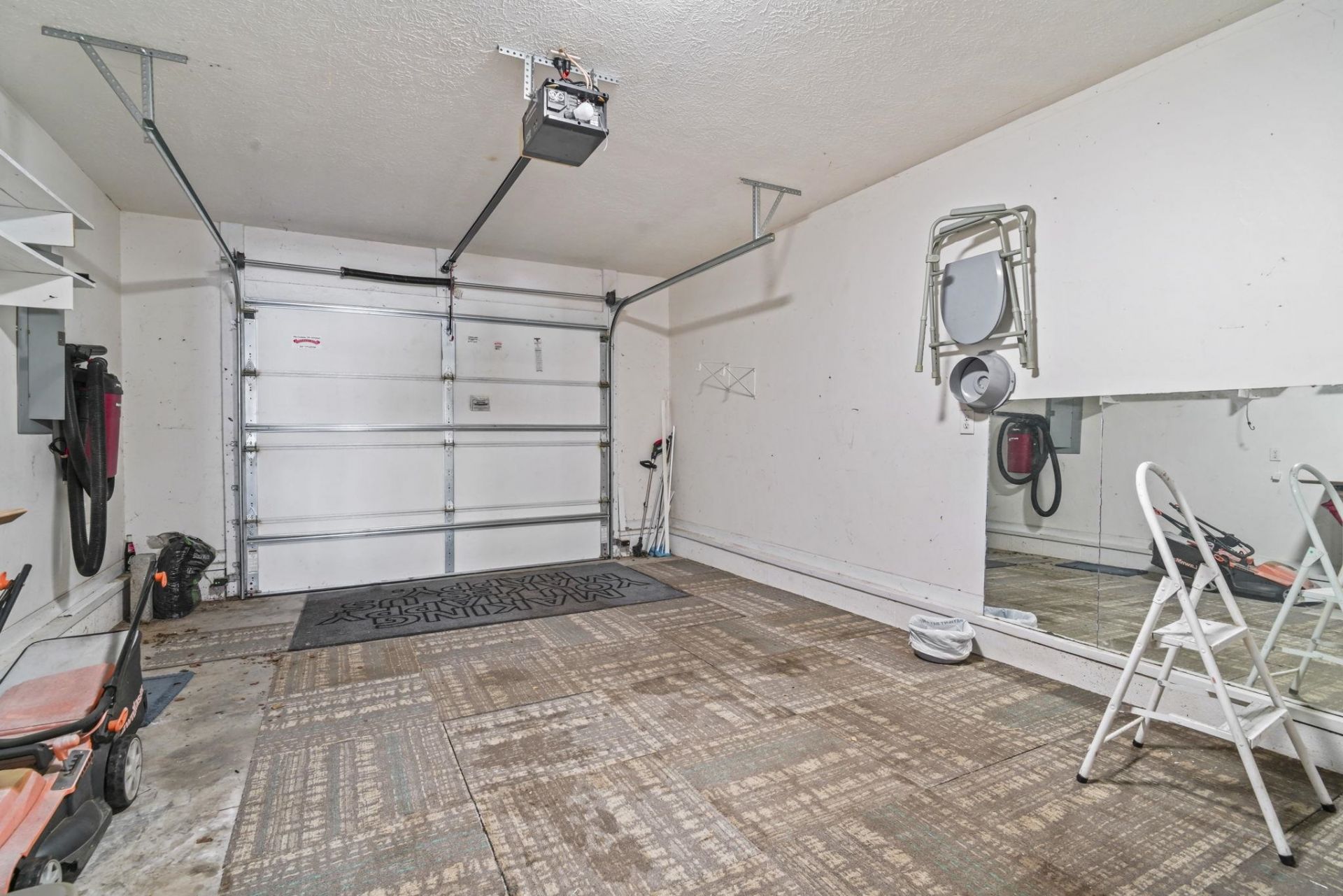 8069 Resin Rd. Photo 32