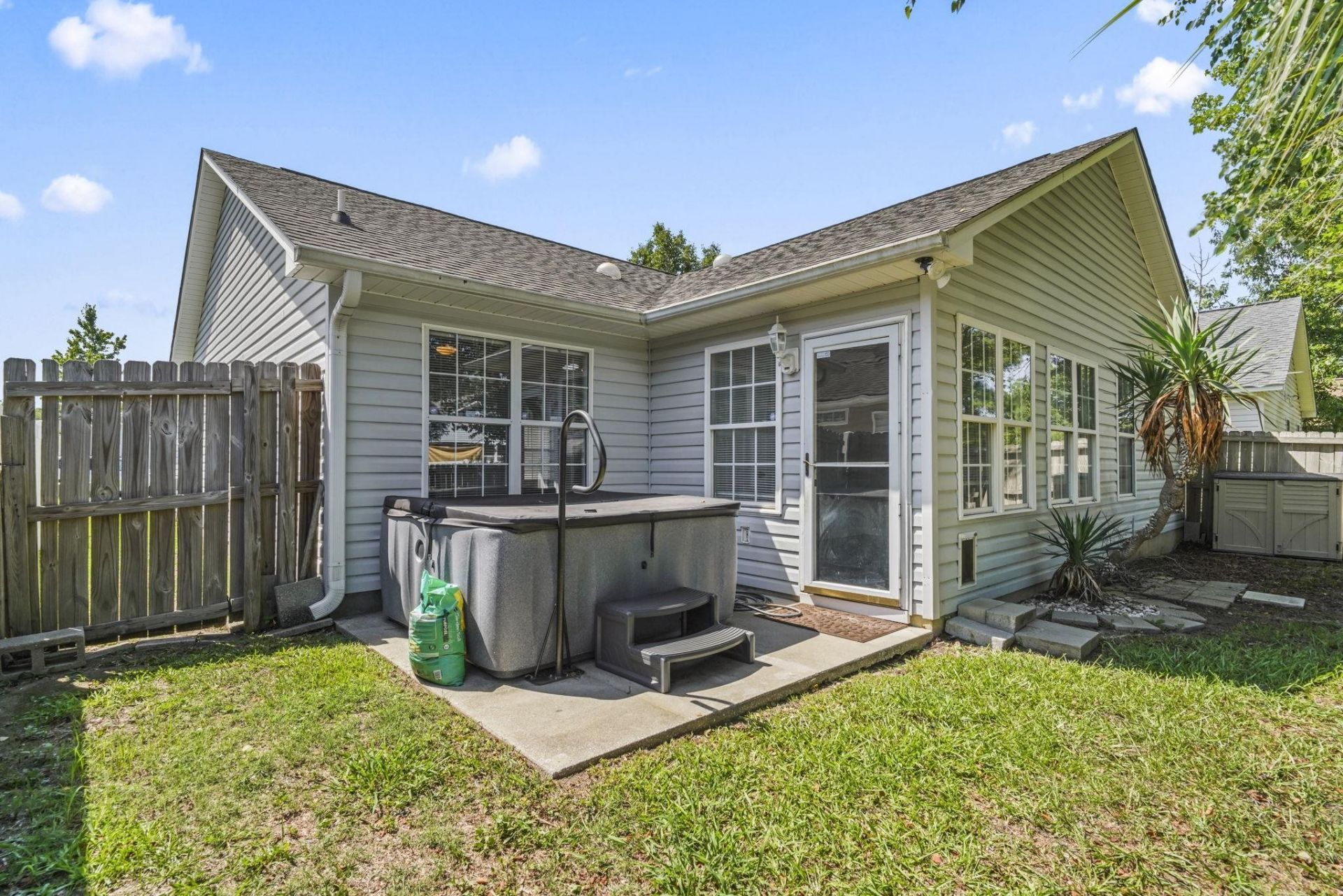 8069 Resin Rd. Photo 35