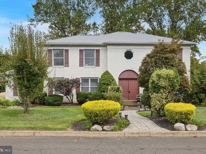 21 Roy Lane, Huntingdon Valley, PA 19006 Main Photo