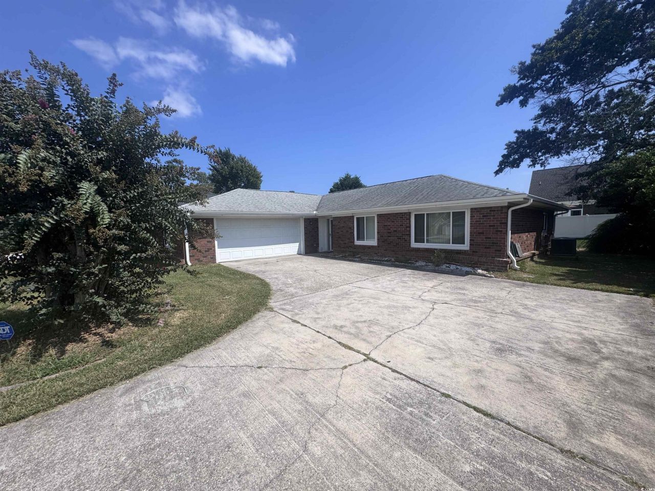 574 Circle Dr. Photo 3