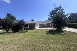 574 Circle Dr. photo 4