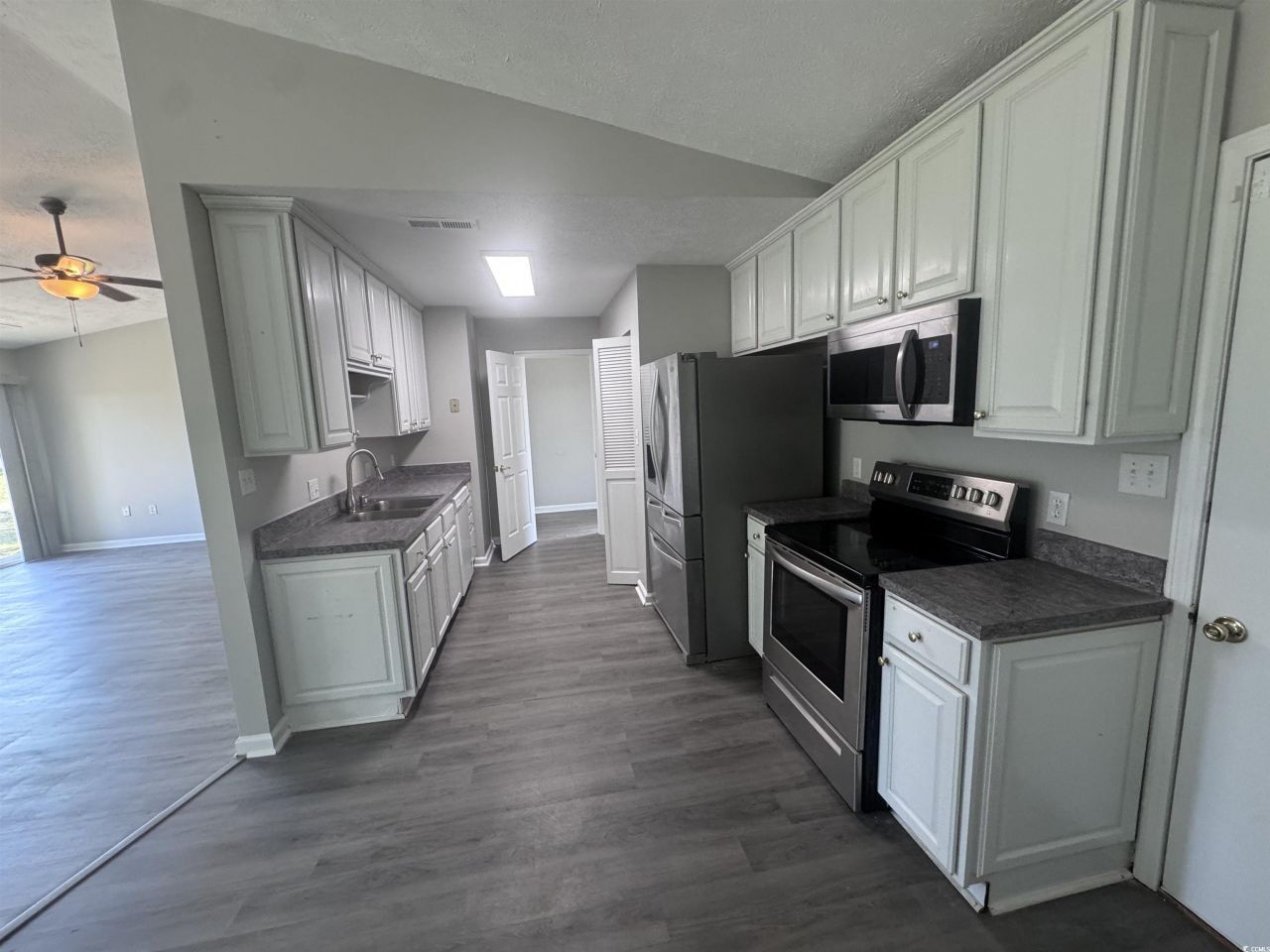 574 Circle Dr. Photo 5