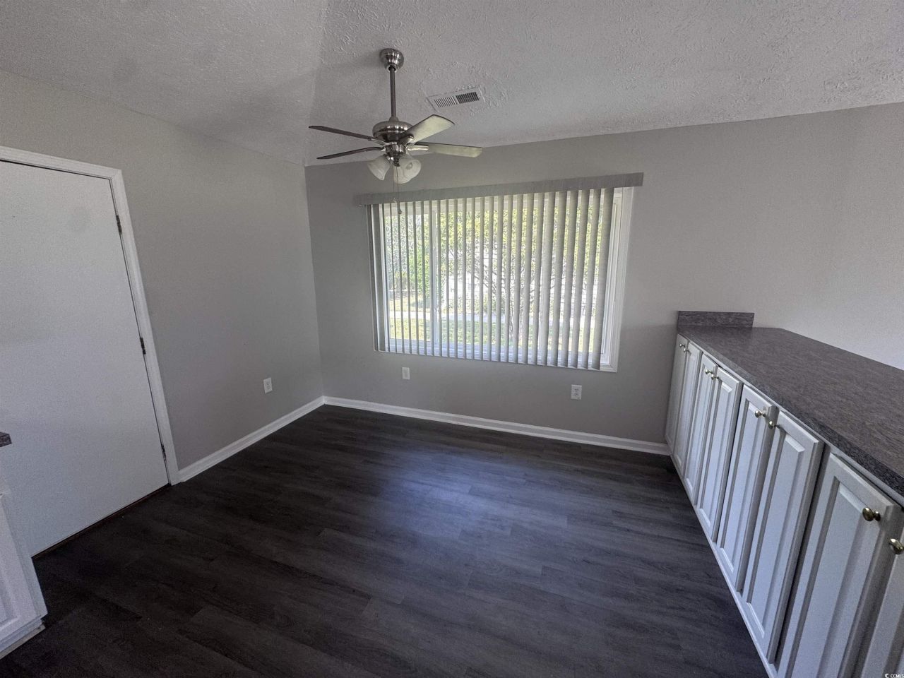 574 Circle Dr. Photo 8