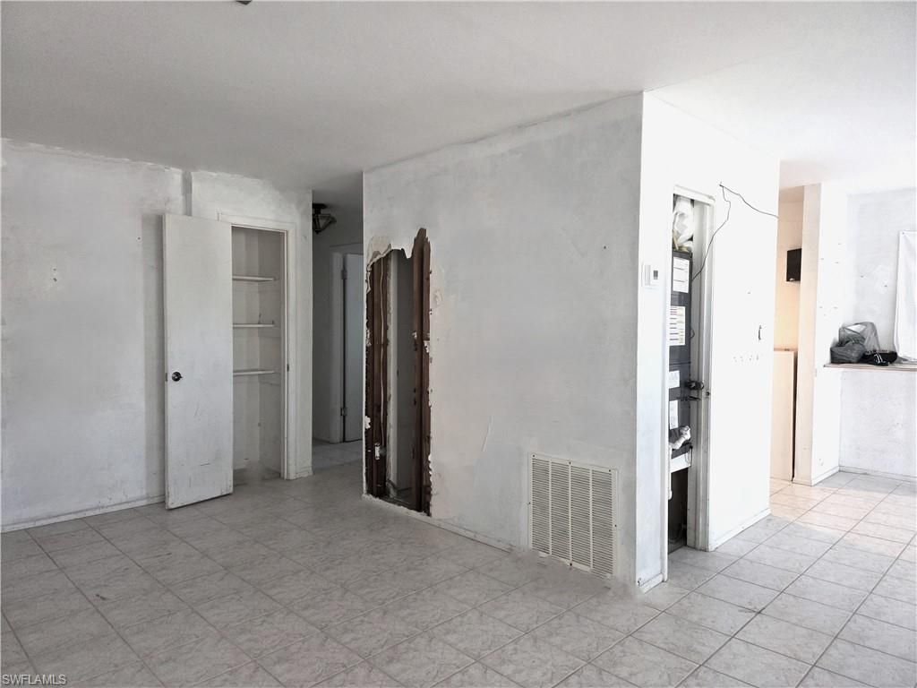 190 Jefferson St, Fort Myers Beach, FL 33931 Photo