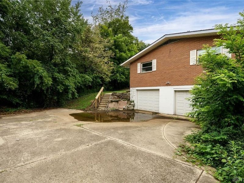 190 Oakridge Drive, Springfield, OH 45504 Photo 13