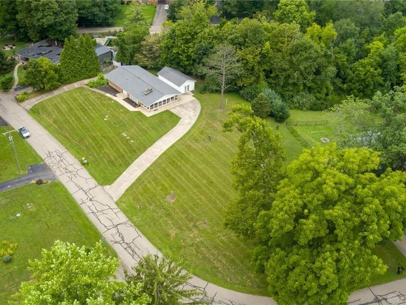 190 Oakridge Drive, Springfield, OH 45504 Photo 2