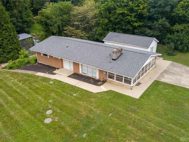 190 Oakridge Drive, Springfield, OH 45504 Photo 4