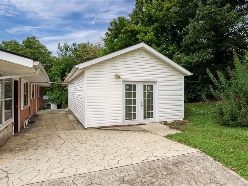 190 Oakridge Drive, Springfield, OH 45504 Photo 6