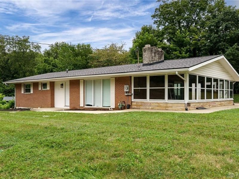 190 Oakridge Drive, Springfield, OH 45504 Photo 8
