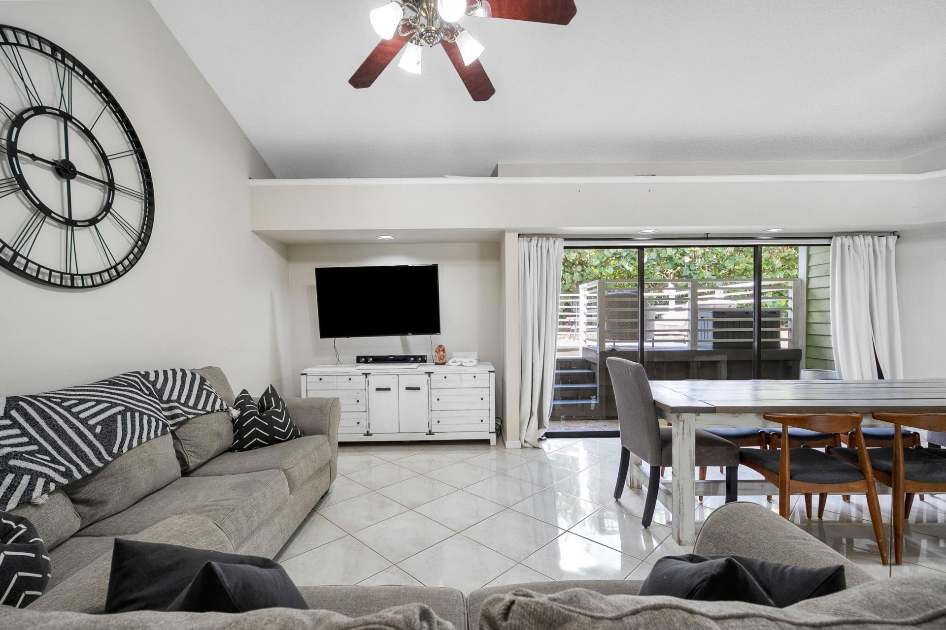 10370 SE Jupiter Narrows Drive, Hobe Sound, FL 33455 Photo