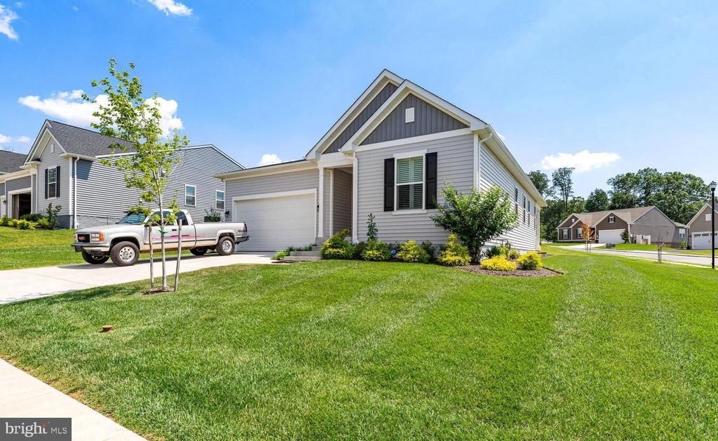 10 BLACK OAK CT, STEWARTSTOWN, PA 17363