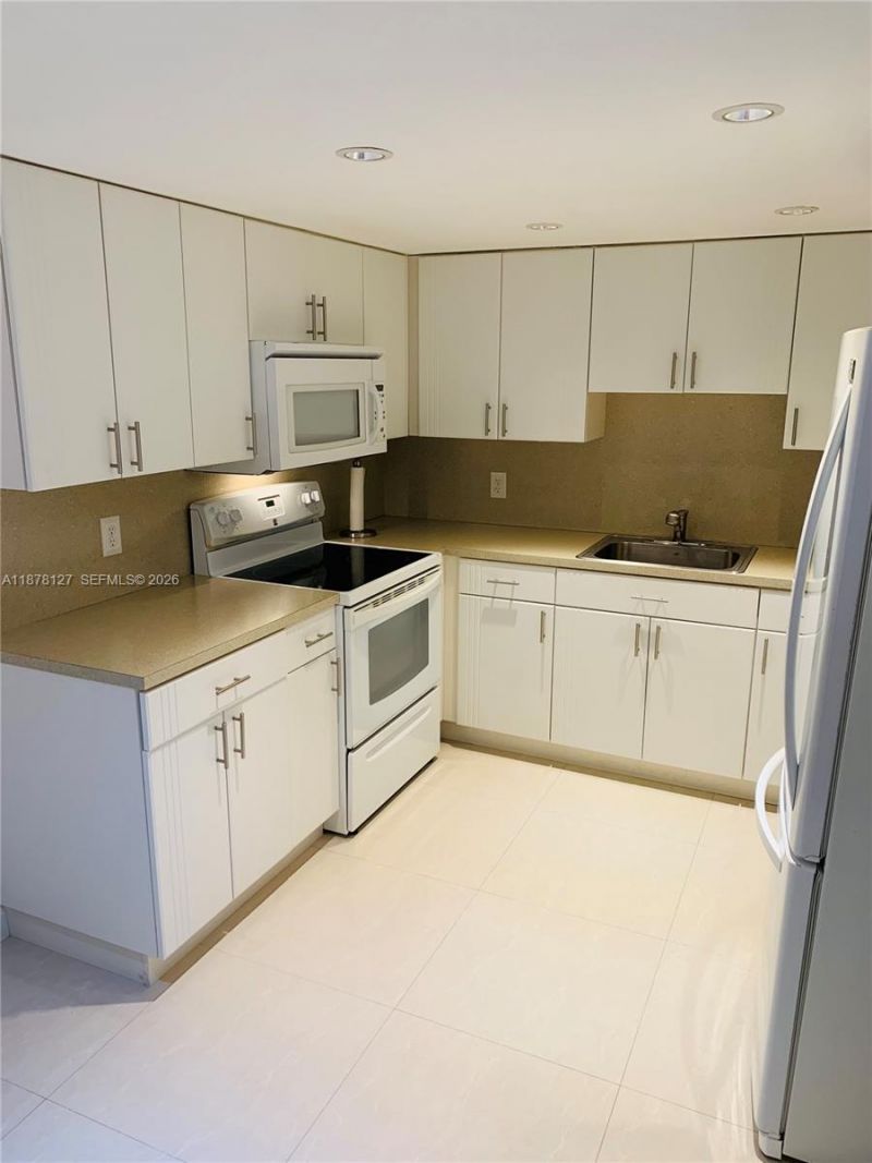 16500 Golf Club Rd, Unit 101, Weston, FL 33326 Photo