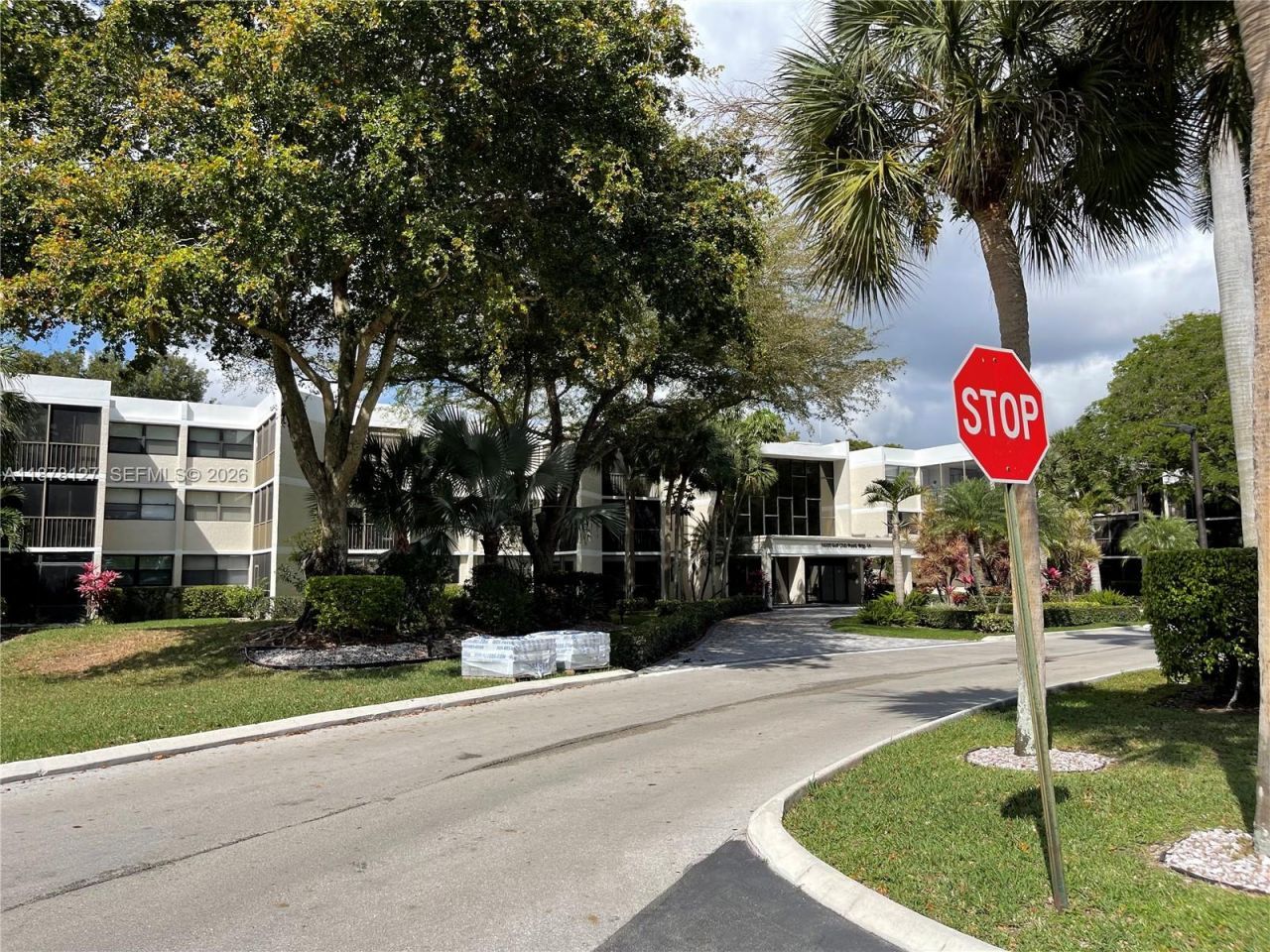 16500 Golf Club Rd, Unit 101, Weston, FL 33326 Photo