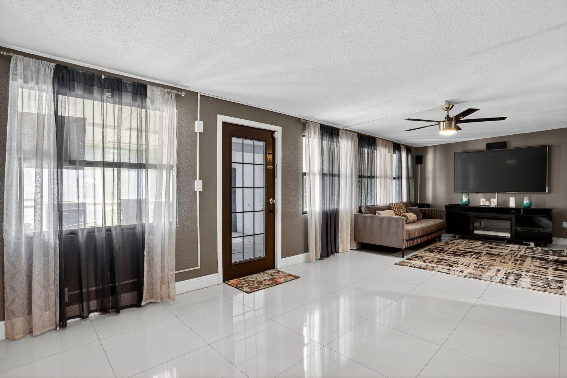 1088 W River Drive, Margate, FL 33063 Photo