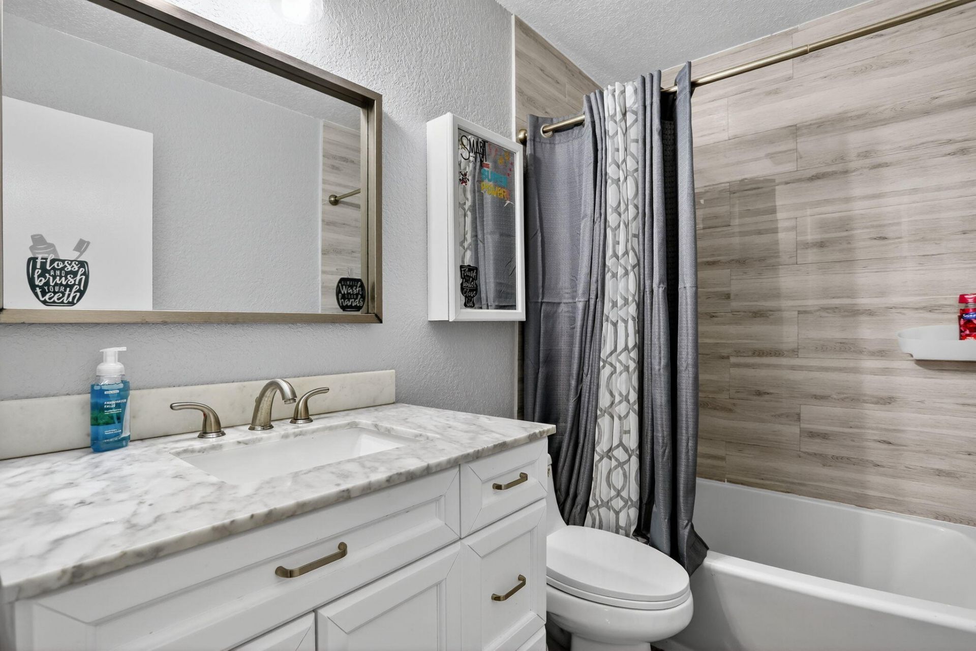 1088 W River Drive, Margate, FL 33063 Photo