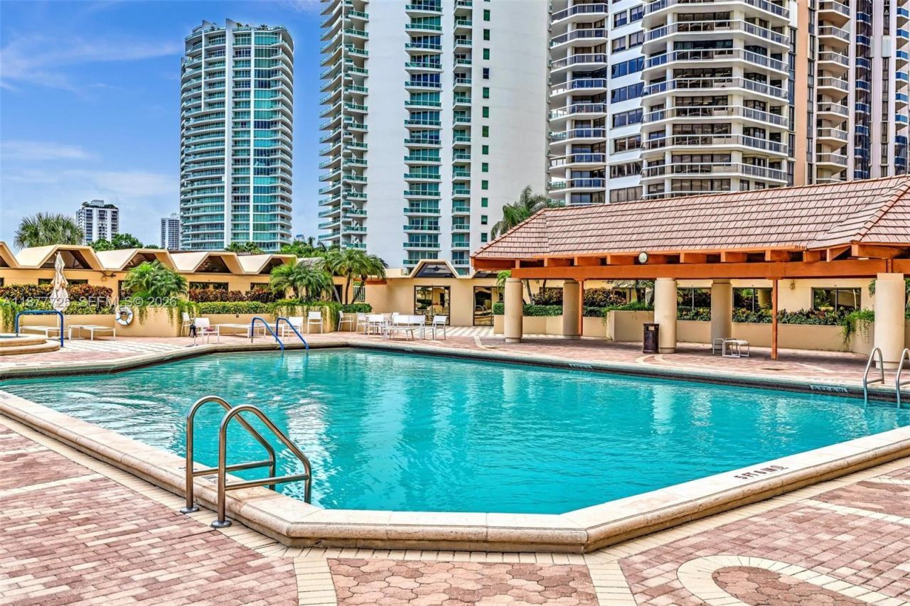 20191 E Country Club Dr, Unit 2602, Aventura, FL 33180 Photo