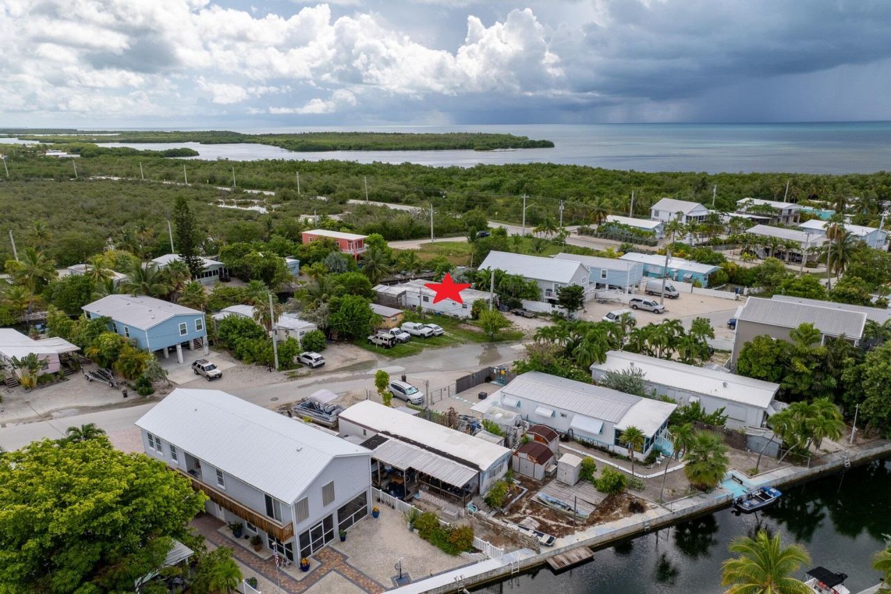 256 Mars Lane, Geiger, FL 33040 Photo