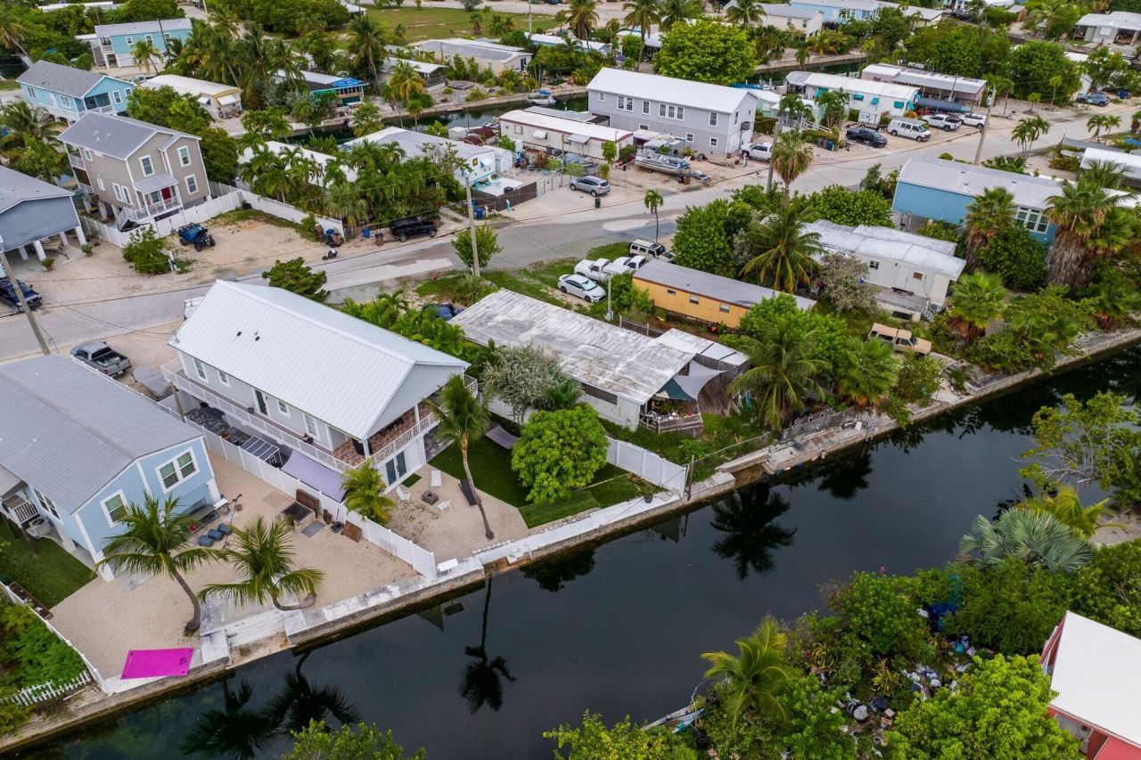 256 Mars Lane, Geiger, FL 33040 Photo