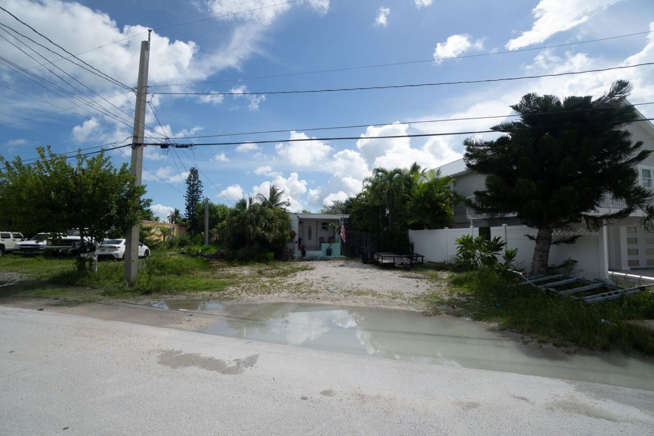 256 Mars Lane, Geiger, FL 33040 Photo