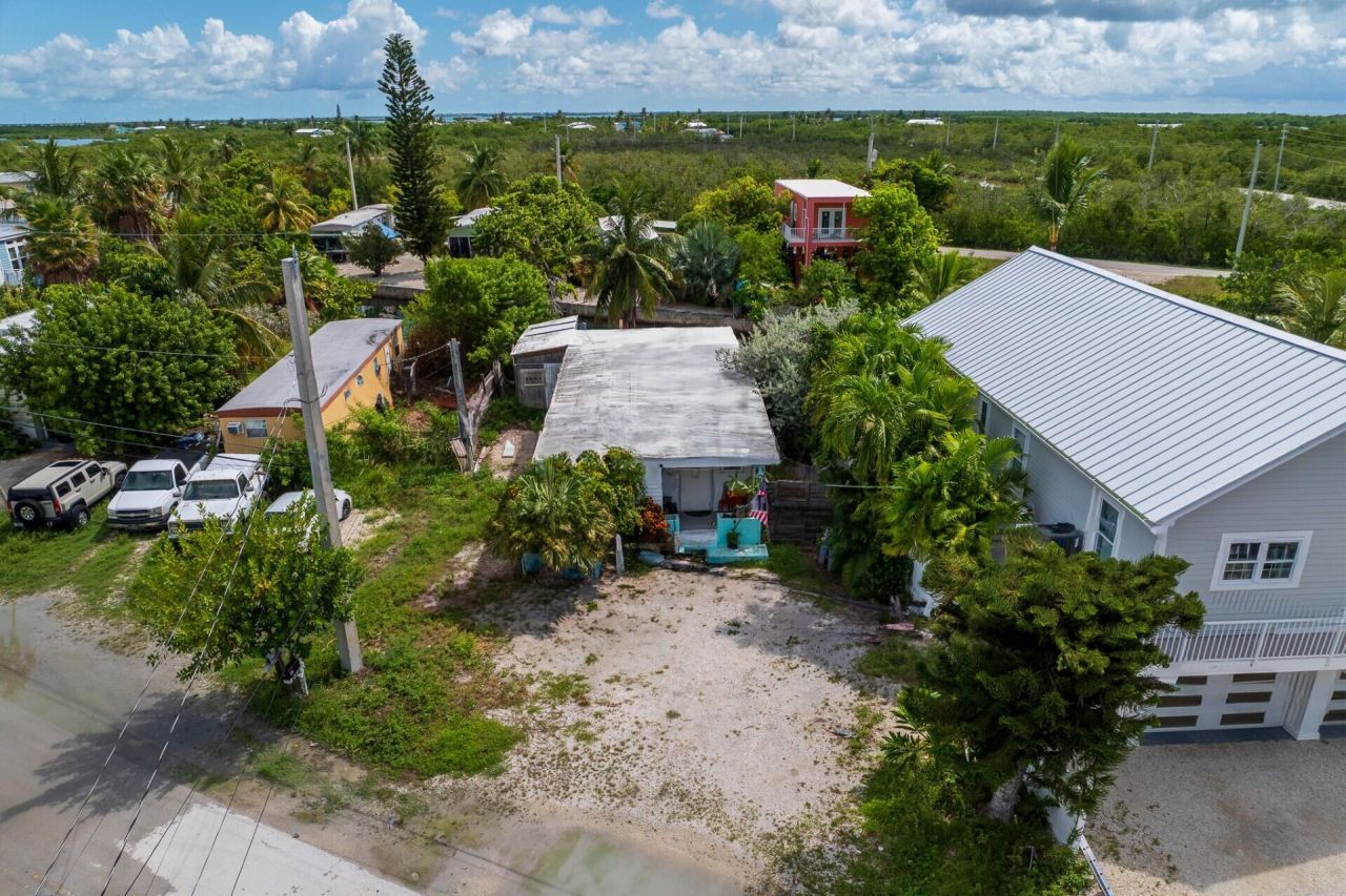 256 Mars Lane, Geiger, FL 33040 Photo