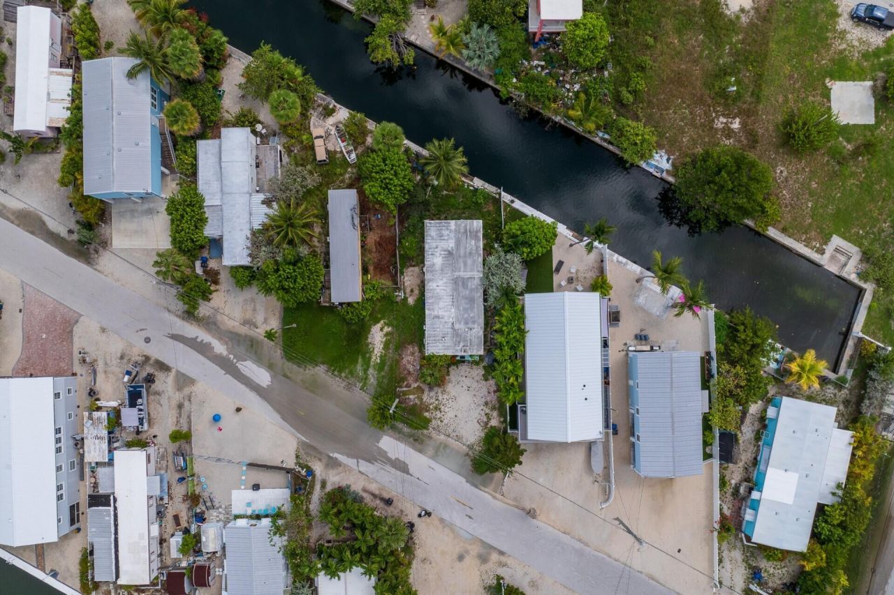 256 Mars Lane, Geiger, FL 33040 Photo