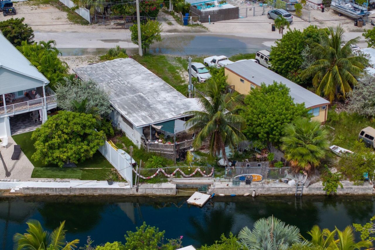 256 Mars Lane, Geiger, FL 33040 Photo